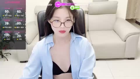 _zizi_ online show from 01-04-25, 11:43