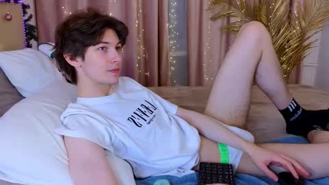 Denis online show from 12-21-25, 01:51