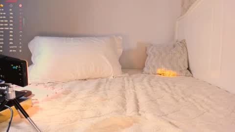   Alena  online show from 09-15-25, 09:53