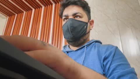 Sleepy owl online show from 10-31-25, 07:53