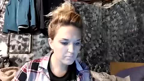 Bree Anna online show from 01-23-25, 05:24