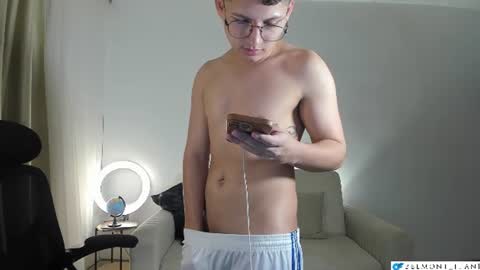 Snapshot of a_lejandro08 chatting on 07-27-26, 12:28 a_lejandro08 online show from 07-27-26, 12:28