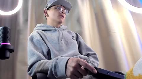 alejo online show from 02-05-25, 01:15