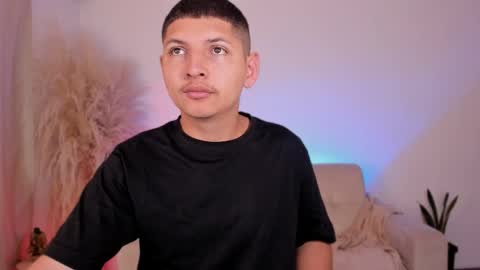 a_lejandro_0_8 online show from 04-04-26, 10:57