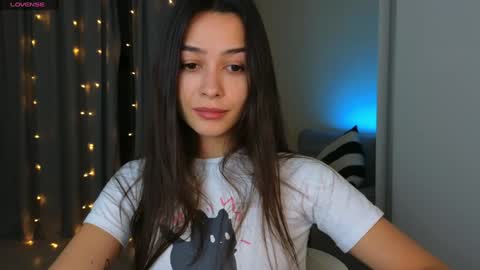 Mila and Jess online show from 01-01-25, 02:51