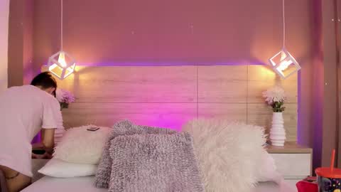 Snapshot of aa_lunit chatting on 11-15-25, 02:24 Luni online show from 11-15-25, 02:24