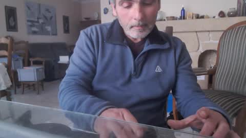Snapshot of aalex1717 chatting on 12-14-24, 03:47 Aalex1717 online show from 12-14-24, 03:47