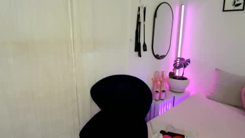 Aaliyahlayla online show from 02-11-25, 02:03