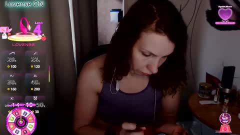 Snapshot of aamazingjoi chatting on 03-11-25, 06:10 Katie online show from 03-11-25, 06:10