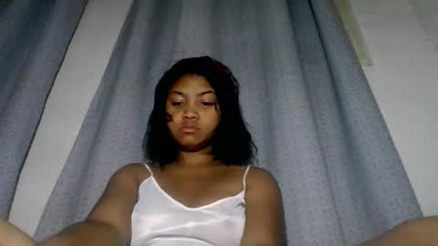 Snapshot of aariciah chatting on 11-19-25, 11:16 aariciah online show from 11-19-25, 11:16