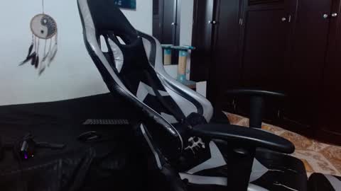 Snapshot of aarman_bannana chatting on 01-26-25, 10:13 aarman online show from 01-26-25, 10:13