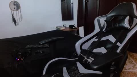 Snapshot of aarman_bannana chatting on 02-24-25, 01:57 aarman online show from 02-24-25, 01:57