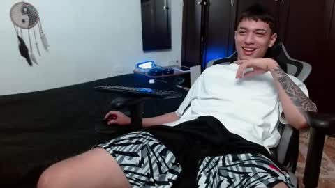 Snapshot of aarman_bannana chatting on 10-19-25, 02:12 aarman online show from 10-19-25, 02:12