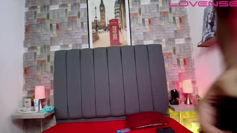 Aaron y Antonella online show from 04-12-26, 08:36