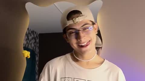 Aaron Ezequiel online show from 09-16-25, 07:59