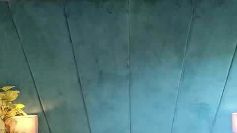 Aaron Ezequiel online show from 11-30-25, 01:04