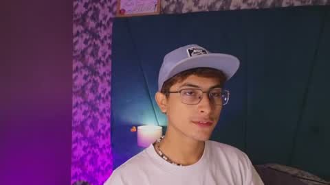 Aaron Ezequiel online show from 07-26-26, 12:34