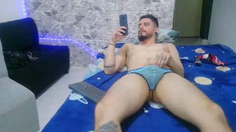 Aaron kwok online show from 02-03-25, 04:52