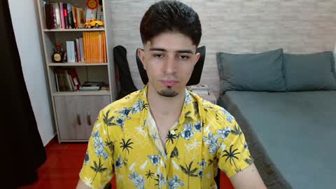 Snapshot of aaron_paul_ chatting on 12-01-24, 08:31 Aaron online show from 12-01-24, 08:31