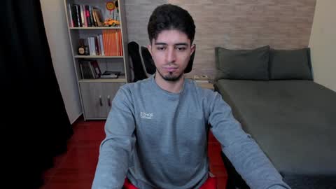 Snapshot of aaron_paul_ chatting on 12-13-24, 07:53 Aaron online show from 12-13-24, 07:53