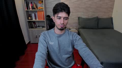 Snapshot of aaron_paul_ chatting on 12-13-24, 10:55 Aaron online show from 12-13-24, 10:55