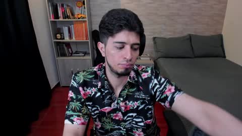 Snapshot of aaron_paul_ chatting on 12-18-24, 09:18 Aaron online show from 12-18-24, 09:18