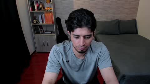 Snapshot of aaron_paul_ chatting on 01-15-25, 11:30 Aaron online show from 01-15-25, 11:30