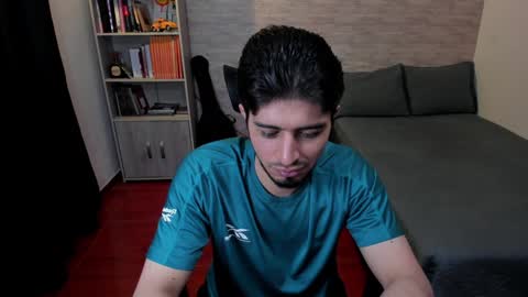 Snapshot of aaron_paul_ chatting on 01-18-25, 10:06 Aaron online show from 01-18-25, 10:06