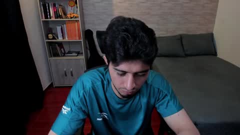 Snapshot of aaron_paul_ chatting on 01-23-25, 07:29 Aaron online show from 01-23-25, 07:29