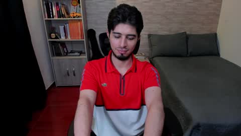 Snapshot of aaron_paul_ chatting on 01-24-25, 11:45 Aaron online show from 01-24-25, 11:45