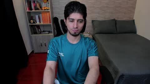 Snapshot of aaron_paul_ chatting on 02-01-25, 09:29 Aaron online show from 02-01-25, 09:29