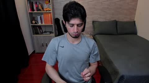 Snapshot of aaron_paul_ chatting on 02-02-25, 07:46 Aaron online show from 02-02-25, 07:46