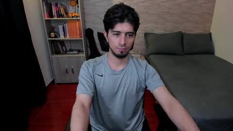 Snapshot of aaron_paul_ chatting on 02-02-25, 10:49 Aaron online show from 02-02-25, 10:49