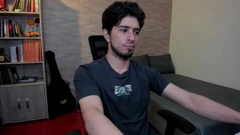 Snapshot of aaron_paul_ chatting on 02-23-25, 03:24 Aaron online show from 02-23-25, 03:24