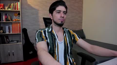 Snapshot of aaron_paul_ chatting on 02-23-25, 08:55 Aaron online show from 02-23-25, 08:55