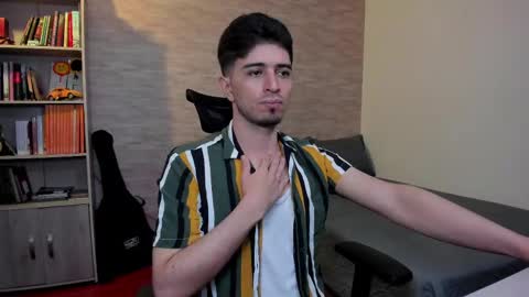 Snapshot of aaron_paul_ chatting on 03-01-25, 06:54 Aaron online show from 03-01-25, 06:54