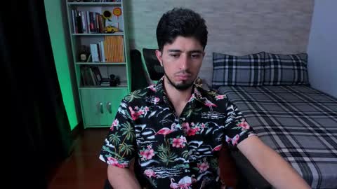 Snapshot of aaron_paul_ chatting on 09-16-25, 07:04 Aaron online show from 09-16-25, 07:04