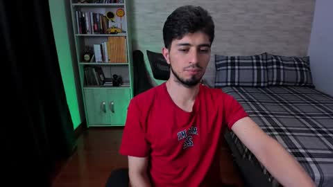 Snapshot of aaron_paul_ chatting on 09-17-25, 07:48 Aaron online show from 09-17-25, 07:48