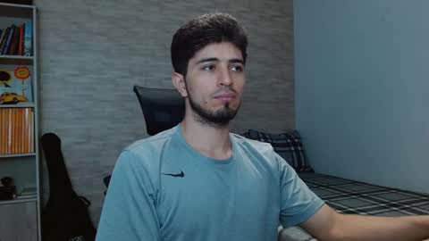 Snapshot of aaron_paul_ chatting on 09-21-25, 06:09 Aaron online show from 09-21-25, 06:09