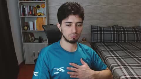 Snapshot of aaron_paul_ chatting on 09-24-25, 06:11 Aaron online show from 09-24-25, 06:11