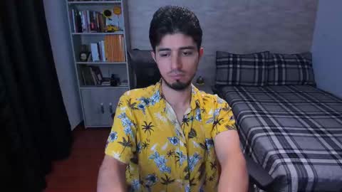 Snapshot of aaron_paul_ chatting on 09-25-25, 08:01 Aaron online show from 09-25-25, 08:01