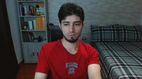 Snapshot of aaron_paul_ chatting on 09-26-25, 05:17 Aaron online show from 09-26-25, 05:17