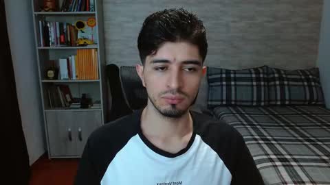 Snapshot of aaron_paul_ chatting on 10-13-25, 07:14 Aaron online show from 10-13-25, 07:14