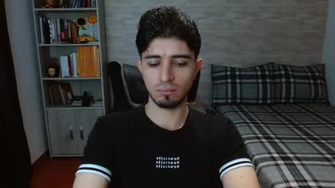 Snapshot of aaron_paul_ chatting on 10-14-25, 07:47 Aaron online show from 10-14-25, 07:47