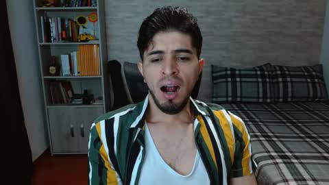 Snapshot of aaron_paul_ chatting on 10-16-25, 06:42 Aaron online show from 10-16-25, 06:42