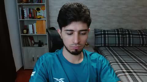 Snapshot of aaron_paul_ chatting on 10-28-25, 07:05 Aaron online show from 10-28-25, 07:05