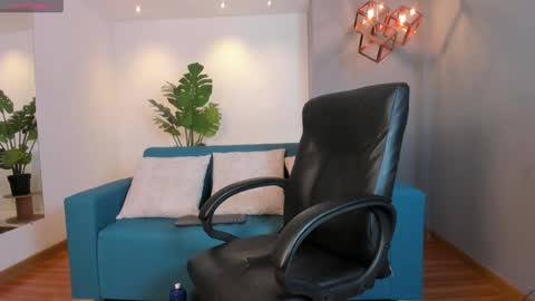 Snapshot of aaron_whitee chatting on 12-18-24, 07:41 Aaron online show from 12-18-24, 07:41