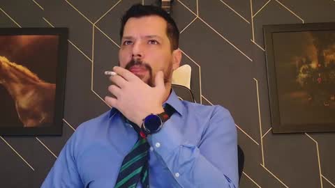 Snapshot of aaronbomer chatting on 02-05-25, 02:26 Aaron online show from 02-05-25, 02:26