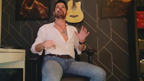 Snapshot of aaronbomer chatting on 02-07-25, 10:09 Aaron online show from 02-07-25, 10:09