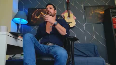 Snapshot of aaronbomer chatting on 09-14-25, 01:38 Aaron online show from 09-14-25, 01:38